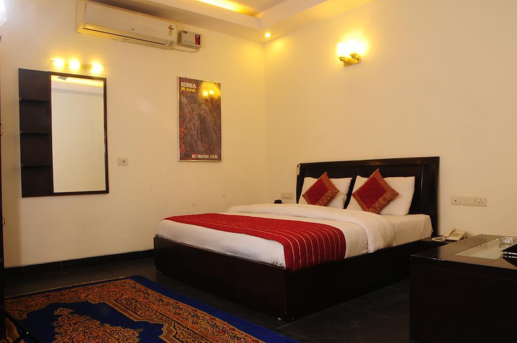 Airport Hotel Daya Capitol Нью-Дели Номер фото