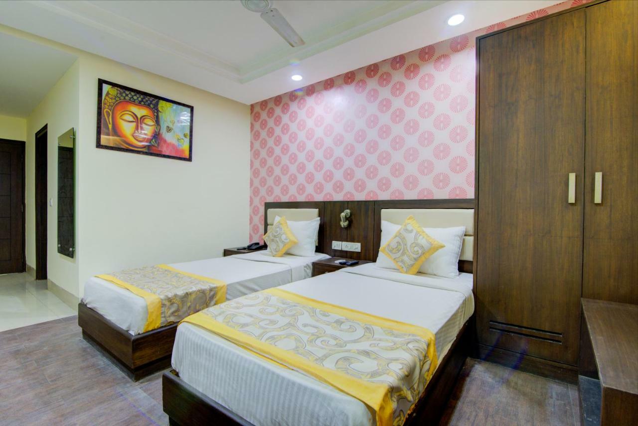 Airport Hotel Daya Capitol Нью-Дели Экстерьер фото