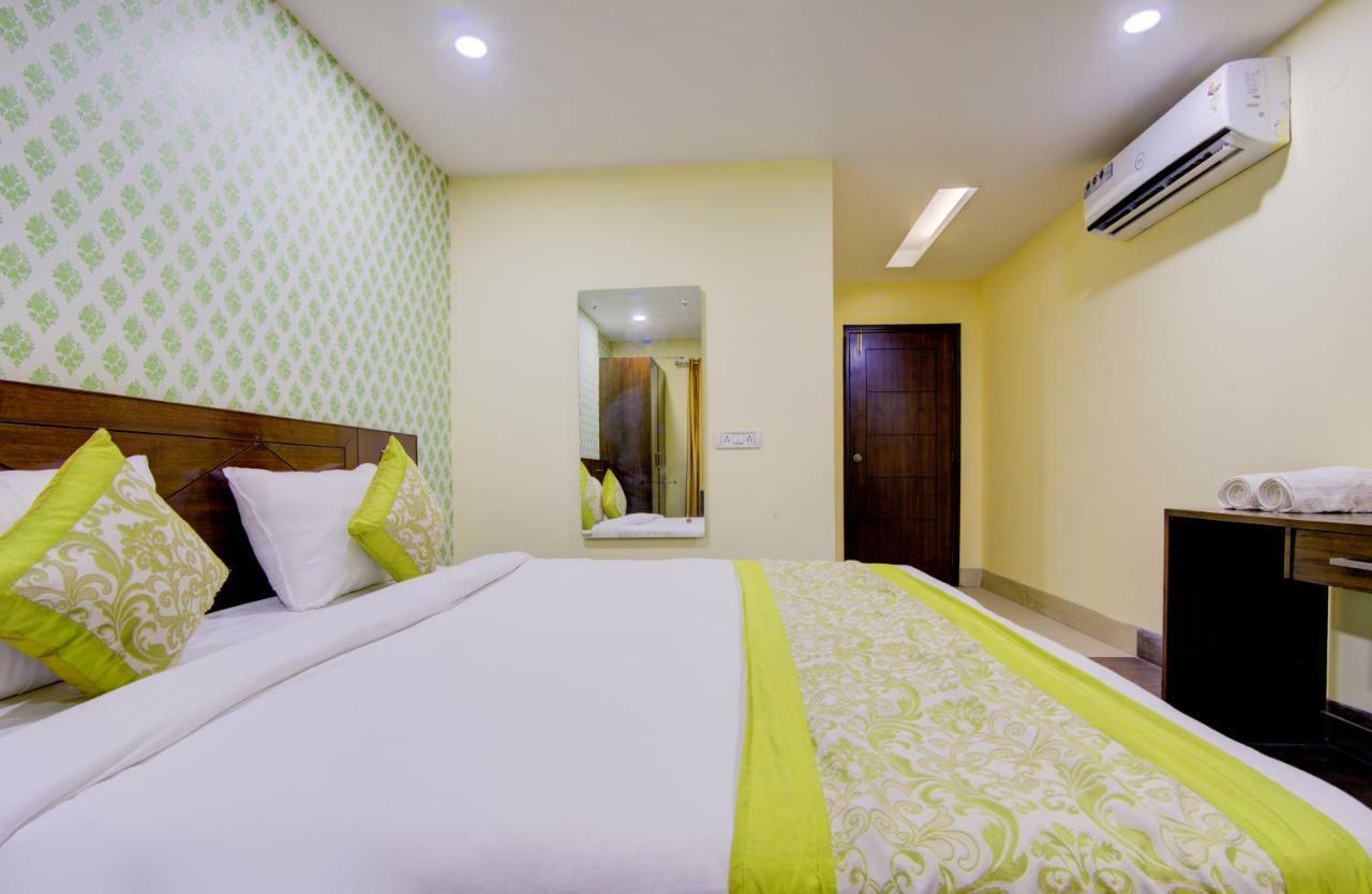Airport Hotel Daya Capitol Нью-Дели Экстерьер фото