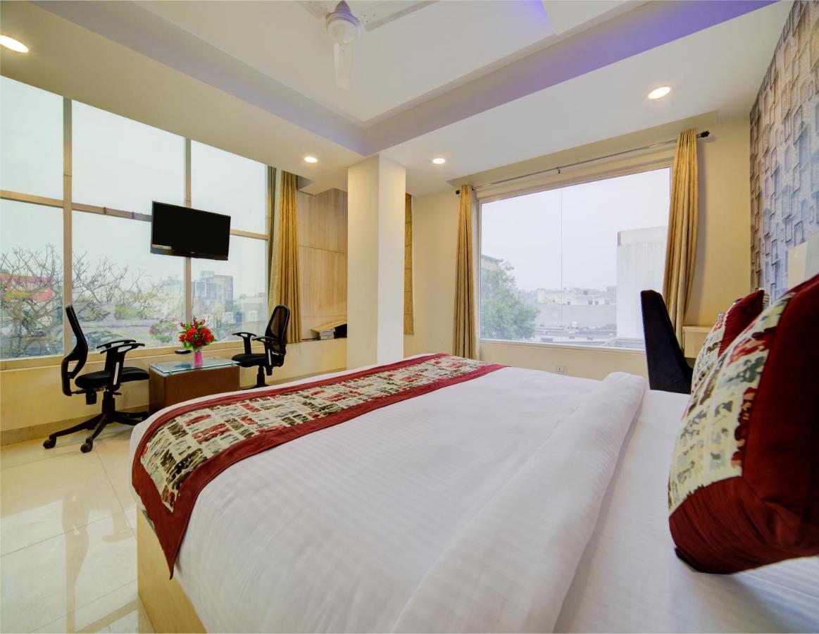 Airport Hotel Daya Capitol Нью-Дели Экстерьер фото
